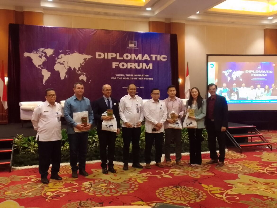 Diplomatic Forum ke-42