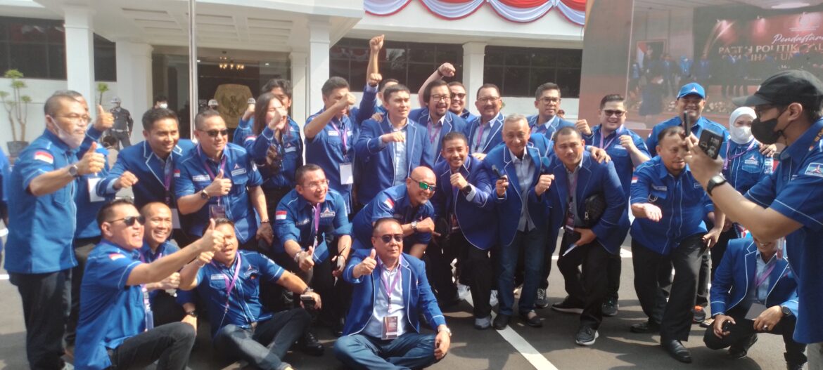 Ketua Umum Partai Demokrat Agus Harimurti Yudhoyono (AHY) mengumpulkan 34 Ketua DPD di Kantor DPP Partai Demokrat