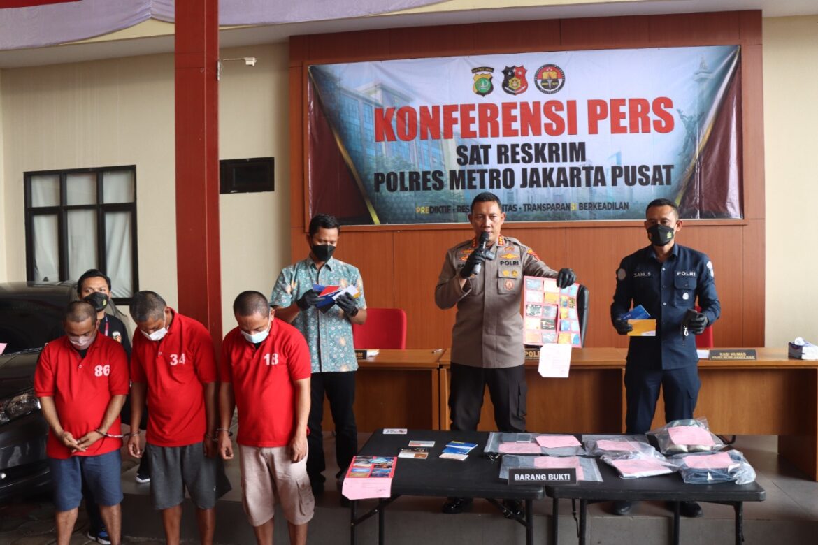 Pelaku Penipuan Tukar Kartu ATM Diringkus Sat Reksrim Polres Metro Jakpus