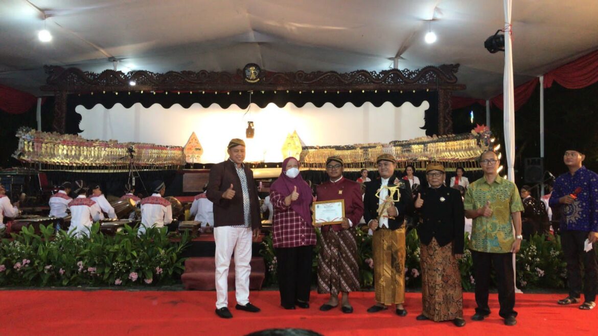 Plt Wali Kota Hadir Di Pensi SMAN 1 Bekasi