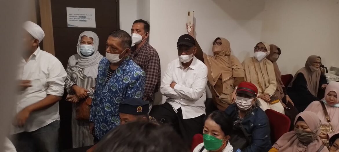 Sejak saat itu, kata Kamaruddin, orang tua Bharada E meninggalkan Mapanget, Manado
