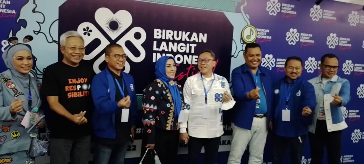 Tapi di rangkaian konser mereka juga dapat vokal soal, transformasi ekonomi hijau