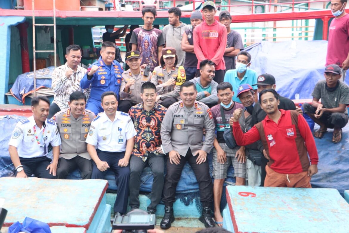 Kapolda Metro Jaya Buka Pelatihan Basic Safety Training (BST) Kapal Layar Motor kepada Masyarakat