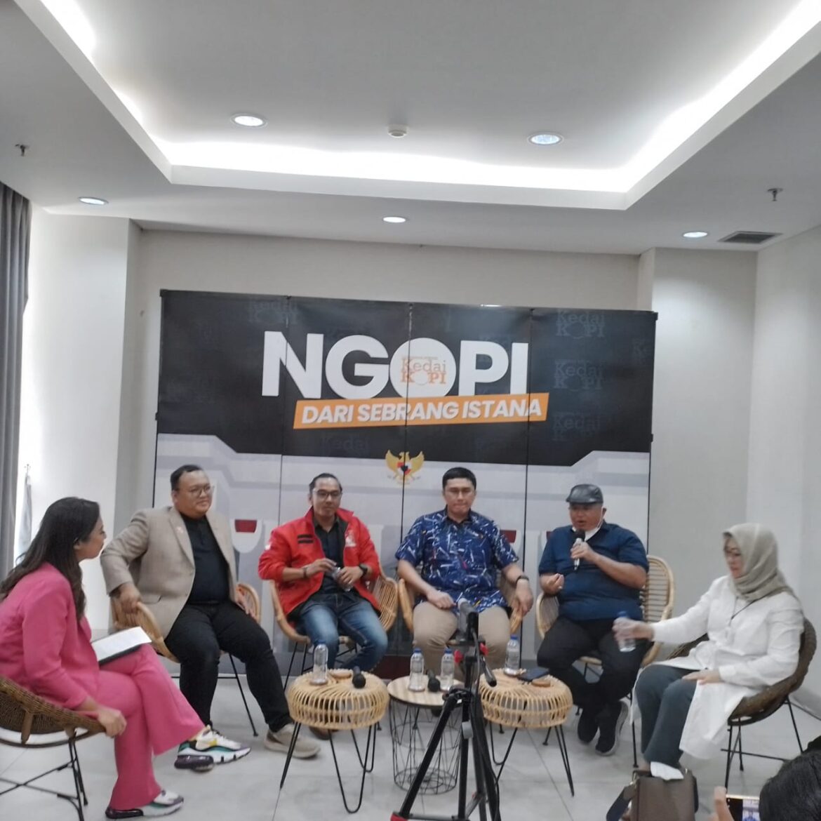 Ngopi Dari Sebrang Istana: Utak-Atik Tiket Capres” rencananya bakal diisi oleh beberapa kader