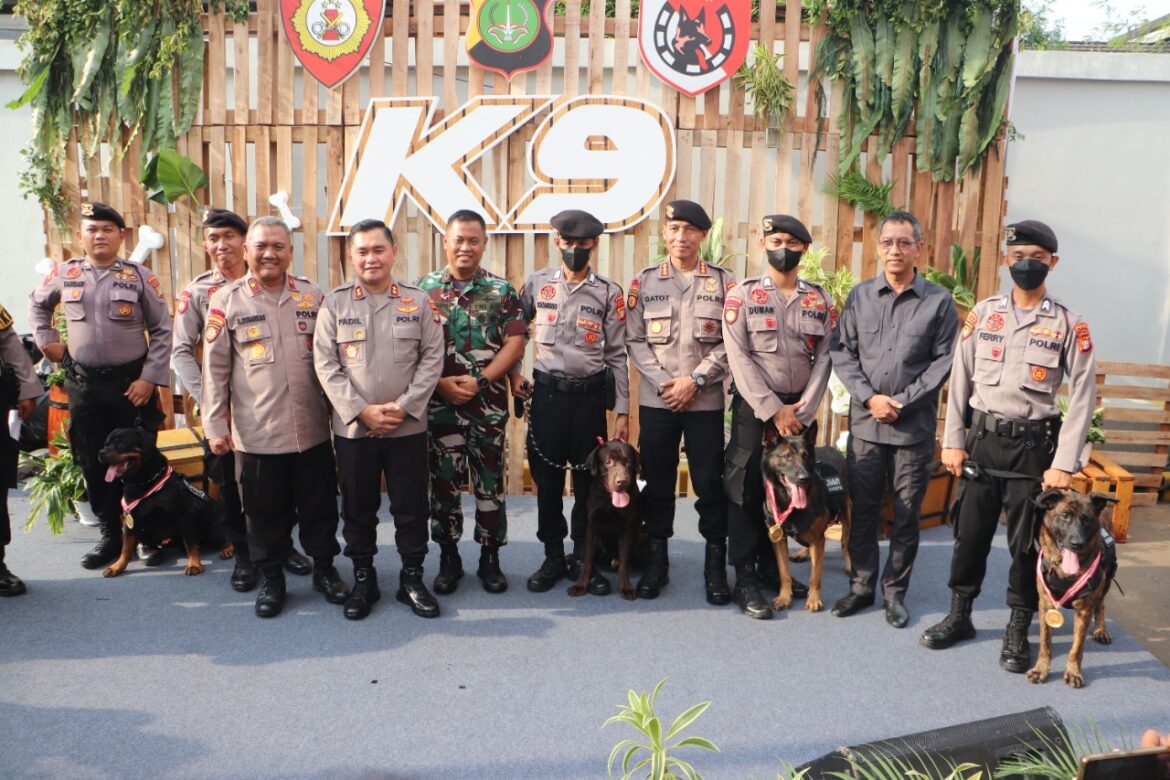 Dalam acara peresmian Gedung K-9 Unit Satwa turut hadir Wakapolda Metro Jaya, Penjabat Gubernur DKI Jakarta.