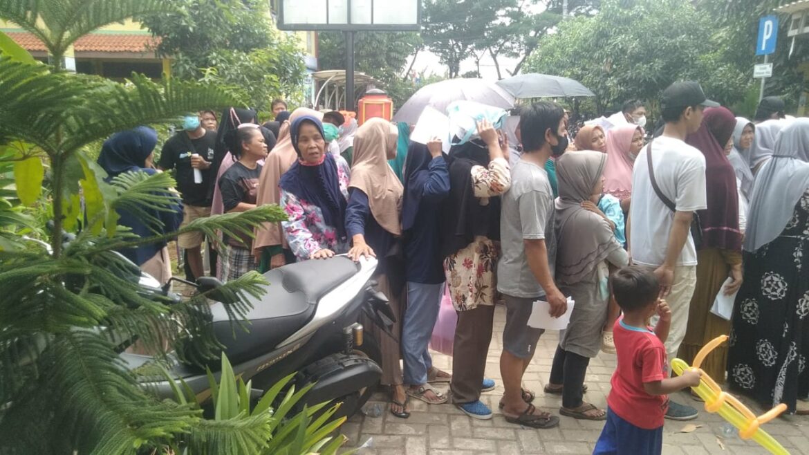 Adanya pembagian tidak tepat sasaran di desa karet kecamatan sepatan induk kab Tangerang.