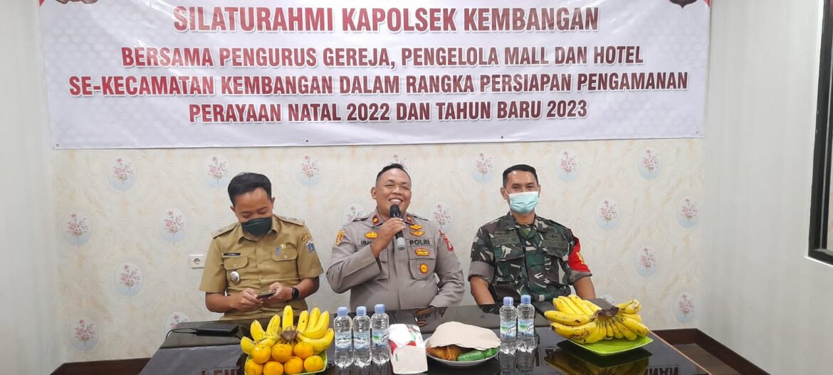 Jajaran Polsek kembangan melakukan koordinasi dan silaturahmi kepada pengurus gereja.