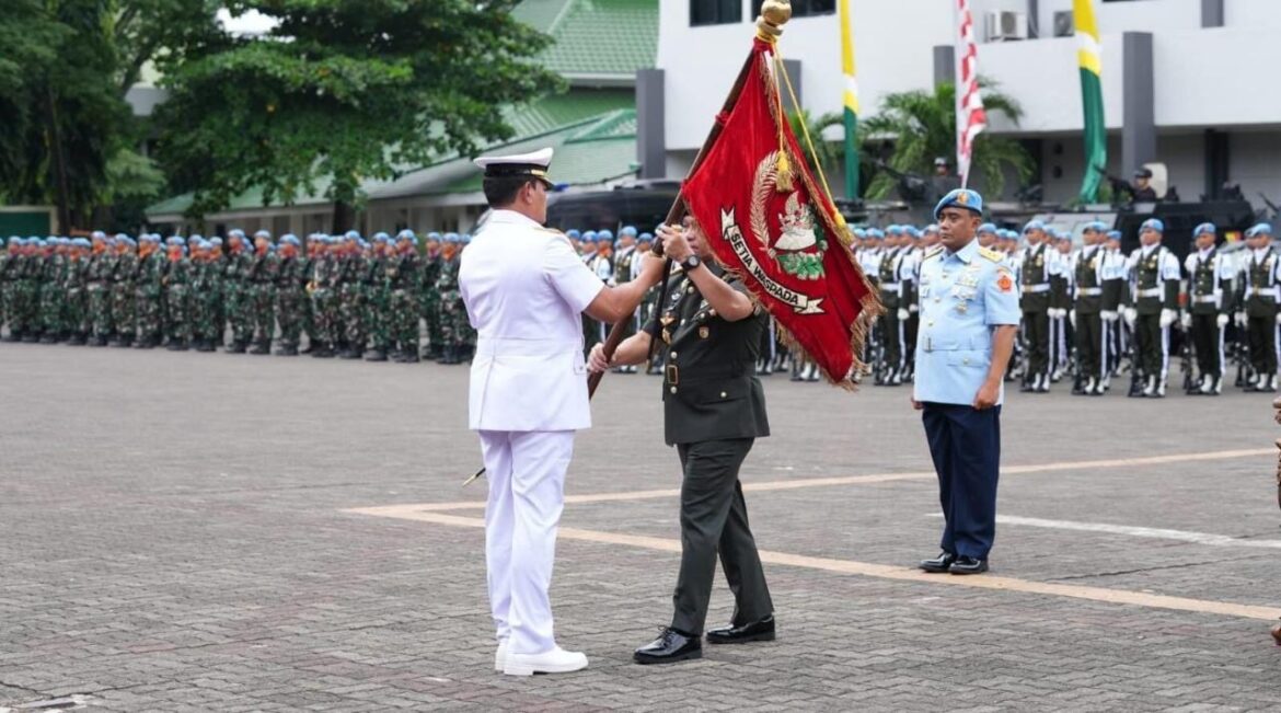 Komandan Paspampres yang sebelumnya dijabat oleh Marsda TNI Wahyu Hidayat diserahterimakan kepada Mayjen TNI Rafael Granada.
