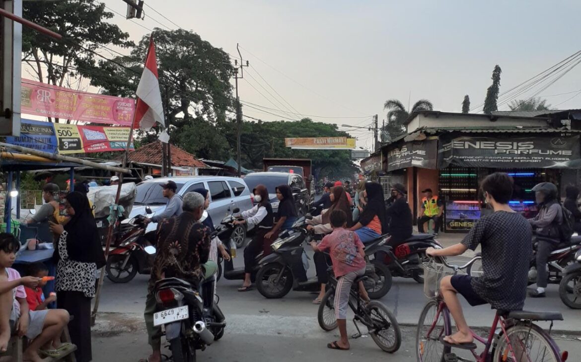 Kami berharap pada aparat terkait agar jam 15.00 Wib sampai 18.00 sudah menjaga pada titik-titik pertigaan dan perapatan sepanjang jalan Cadas-Jalan Rajeg.