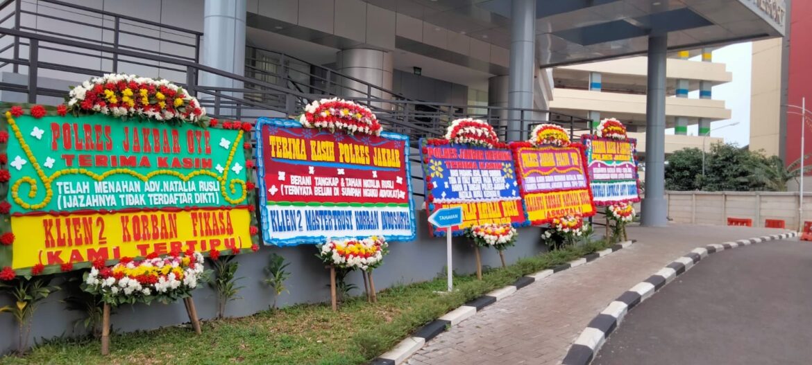 Korban merasa legah agar pelaku sok bela rakyat kecil di tangkap polisi sekaian bulan menghilang.