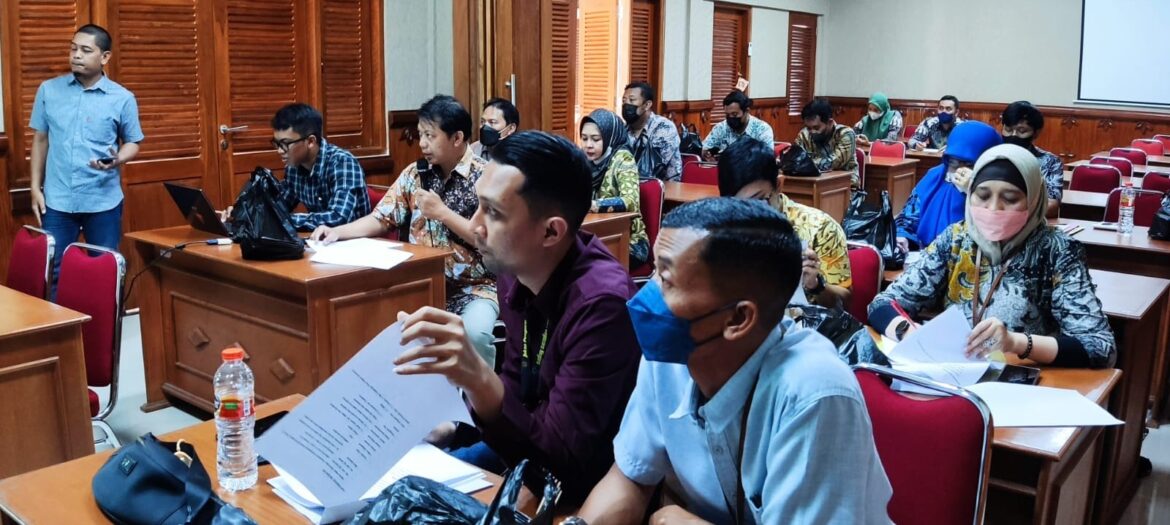 Soal Essay Pendidikan Publik : untuk mahasiswa stkip Arrahmaniyyah Depok-Tangerang