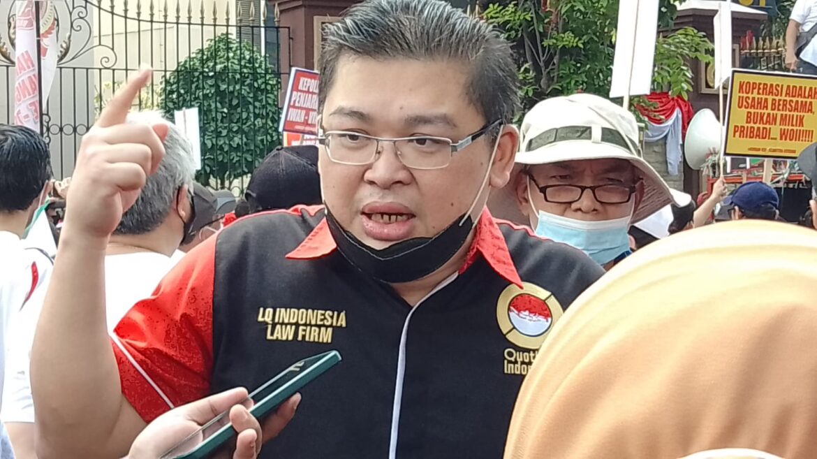Selama ini Pengacara Alvin Lim, satu-satunya pengacara Gila yang berani teriak, berani bongkar dan berani berkorban hingga masuk penjara.