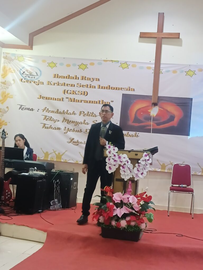 7 Walau seribu orang rebah di sisimu, dan sepuluh ribu di sebelah kananmu, tetapi itu tidak akan menimpamu.