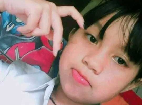 Bagi yang menemukan anak ini yang atas nama Herawati (14) tahun ini agar secepatnya, kabar sesuai no Hanphone : +62 857 1649 5663 ini.