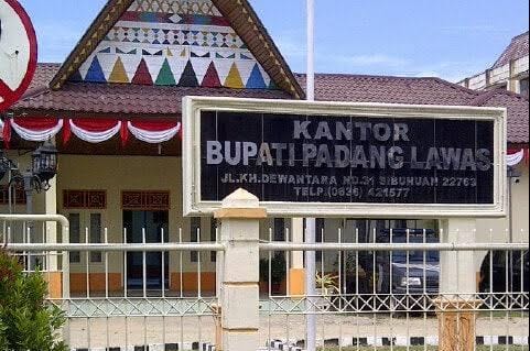 Sedangkan di desa Pemkab Padang lawas tak melihat bagai mana kebutuhan desa.