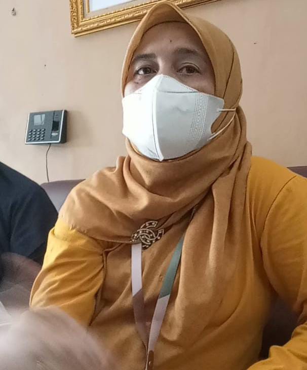 Sejumlah aktivis dan orang tua, minta aparat hukum tangkap kepala sekolah.