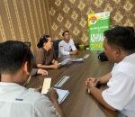 Ketum PB TM Gemkara setengah aksi unjuk rasa TM Gemkara di datangi utusan dari Kejatisu dilokasi aksi menawarkan.