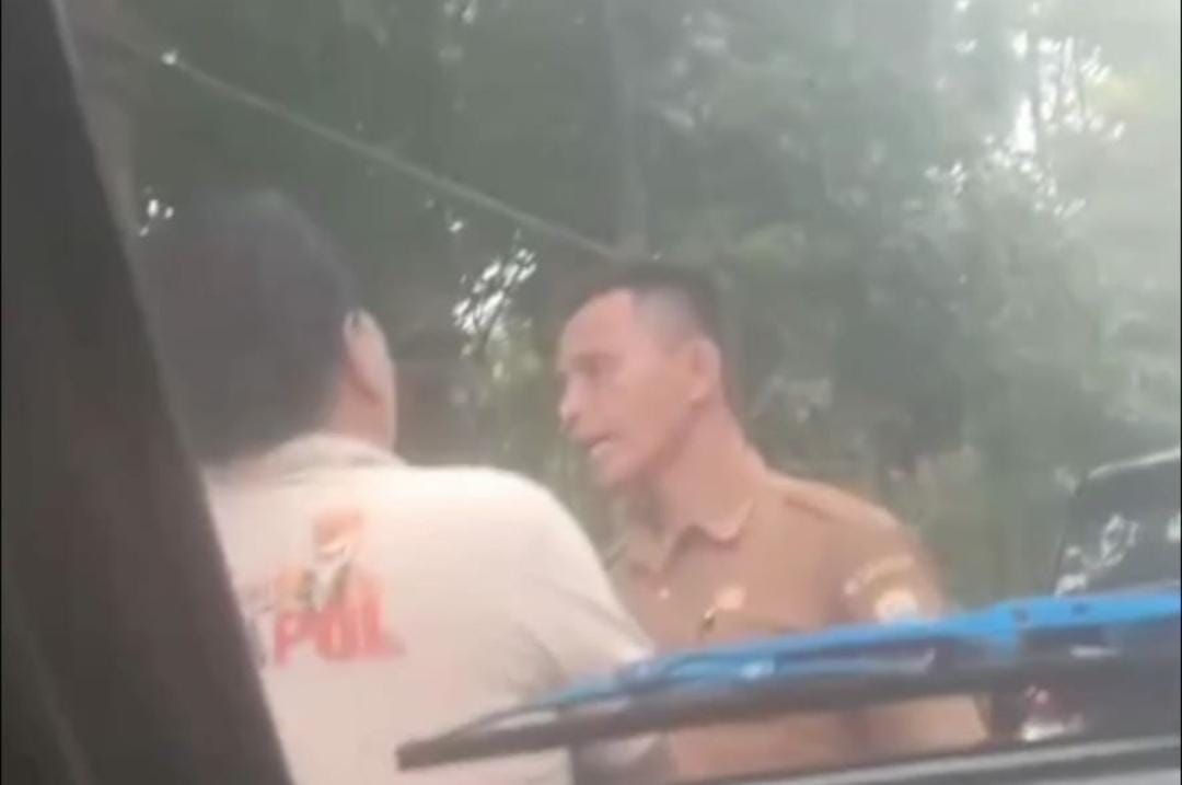 Wartawan terancam di pukul dan diksiksa oleh okbum kades di Lebak.