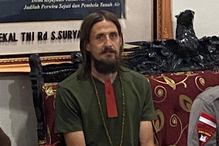 Bersama Tim TNI/Brimob Polri berhasil dibebaskan dari KKB Papua.