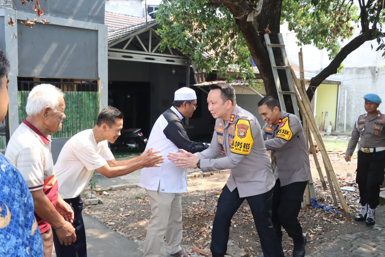 Kapolres Tangerang Selatan (Tangsel) AKBP Victor D. H. Inkiriwang, perintahkan tangkap TS diduga ia pelakunya.