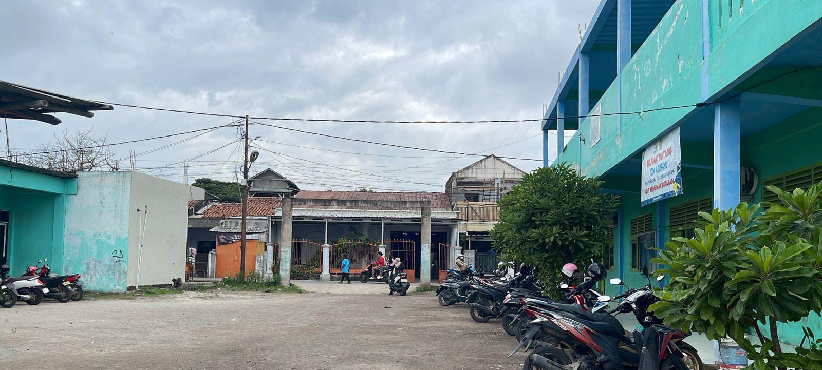 Soal UAS Pendidikan Politik Hukum