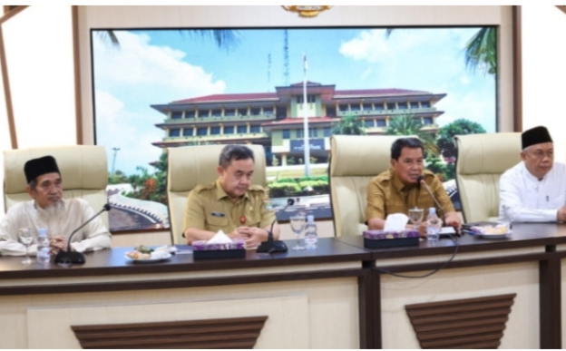 Berapa sih Gaji dan Tunjangan DPR D Kabupaten Tangerang, Beban Kita Bersama???